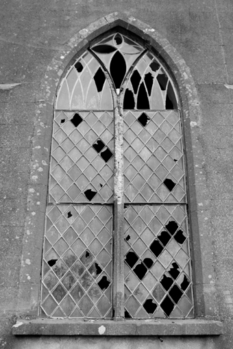 Cahans Presbyterian Church, Monaghan 04 - Window Exterior